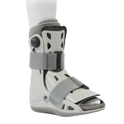 Bota WALKER AIRCAST corta de DJO. Eficaz en el tratamiento de lesiones en partes anterior, media y posterior del pie.