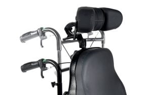 Silla basculante Breezy RELAX2. Empuñaduras muy fáciles de ajustar en altura.
